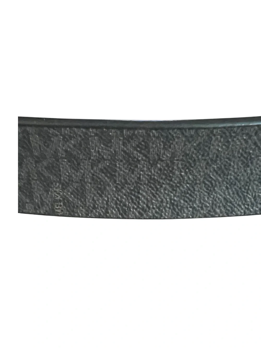 Michael Kors Leather Twist Reversible Belt.